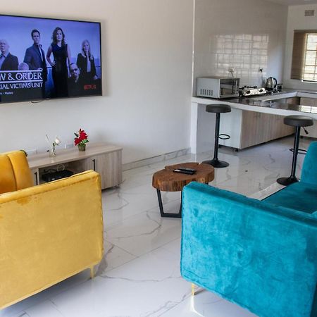 לוסקה Lowin Suites-One-Bed Apartments מראה חיצוני תמונה