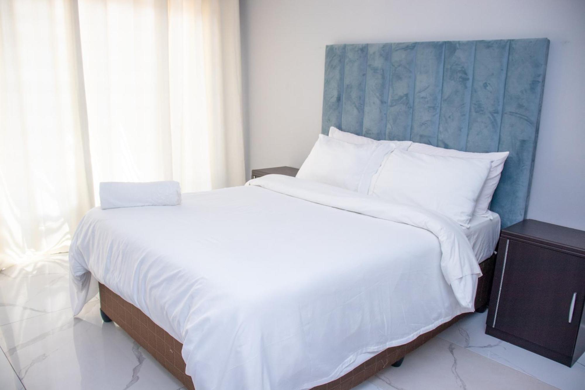 לוסקה Lowin Suites-One-Bed Apartments מראה חיצוני תמונה