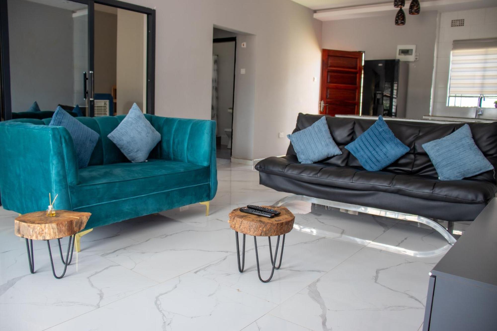לוסקה Lowin Suites-One-Bed Apartments מראה חיצוני תמונה