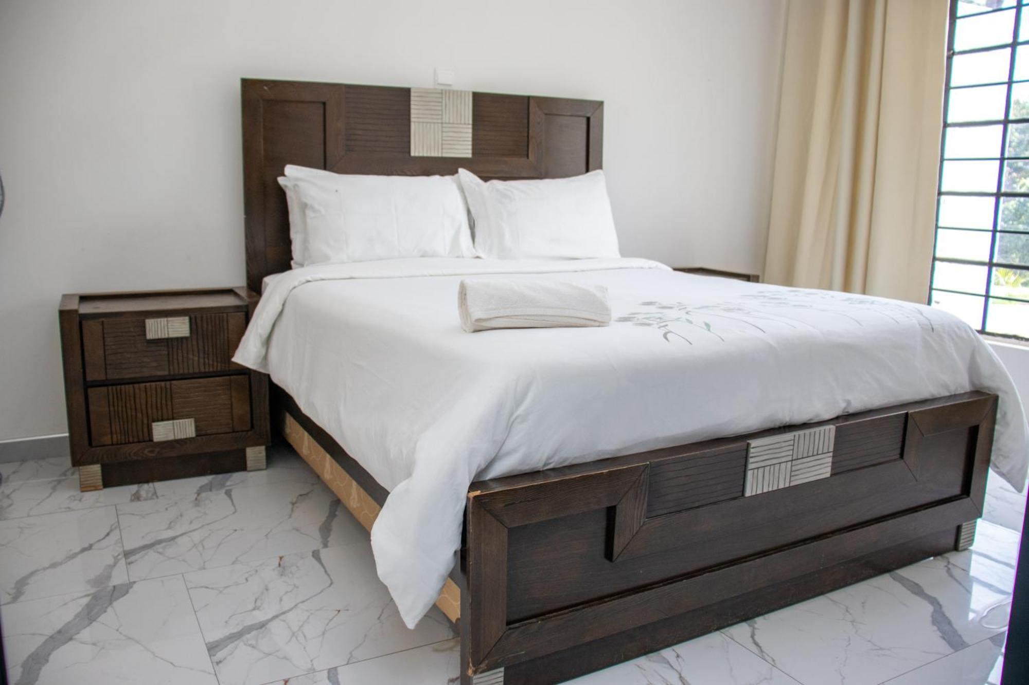 לוסקה Lowin Suites-One-Bed Apartments מראה חיצוני תמונה