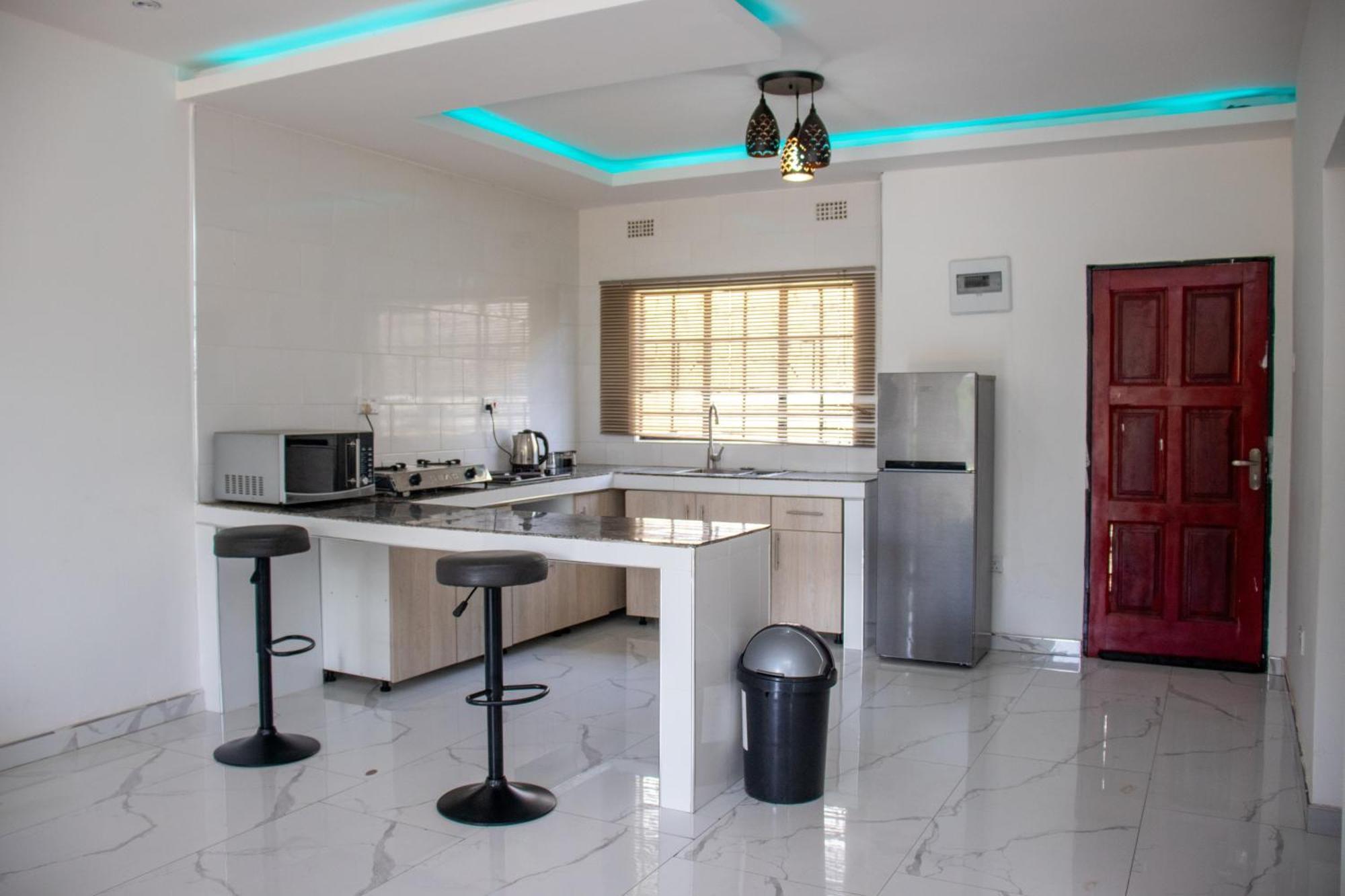 לוסקה Lowin Suites-One-Bed Apartments מראה חיצוני תמונה