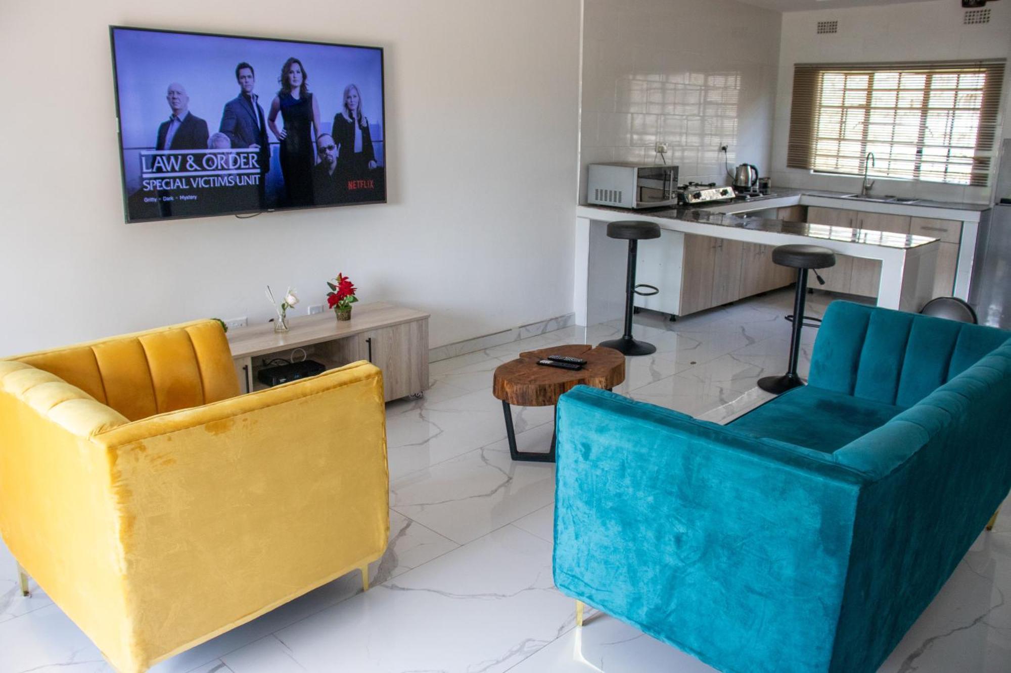 לוסקה Lowin Suites-One-Bed Apartments מראה חיצוני תמונה