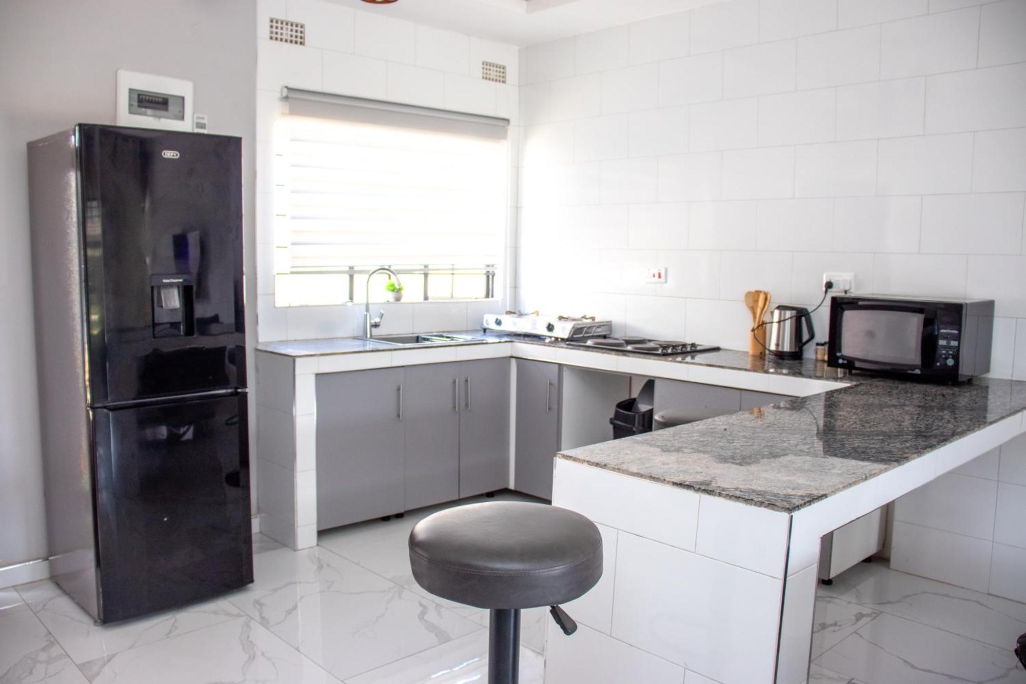 לוסקה Lowin Suites-One-Bed Apartments מראה חיצוני תמונה